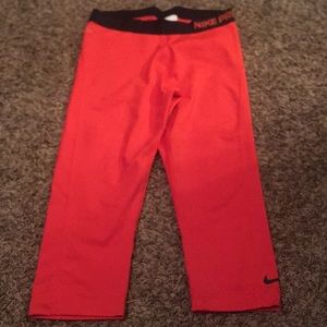 Nike Pro capris